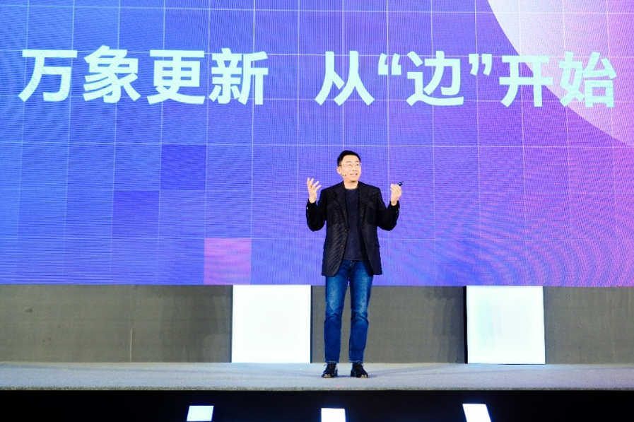 英特尔酷睿Ultra：2025年边缘AI与机器人技术解析