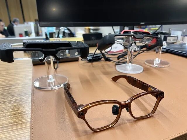 Jorjin HJ1 AI smart glasses.